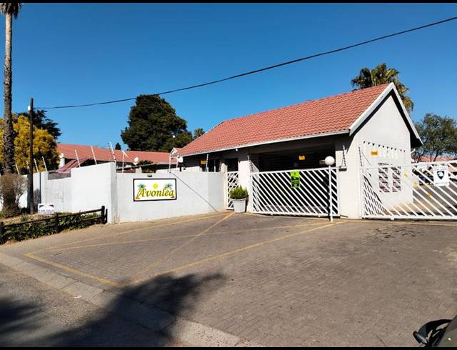 2 BEDROOM APARTMENT FOR SALE IN GLEN MARAIS